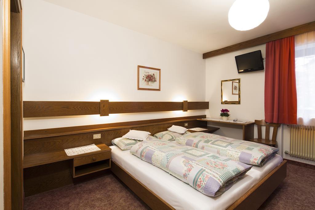 Hotel Ciasa Iris à Calfosch Chambre photo