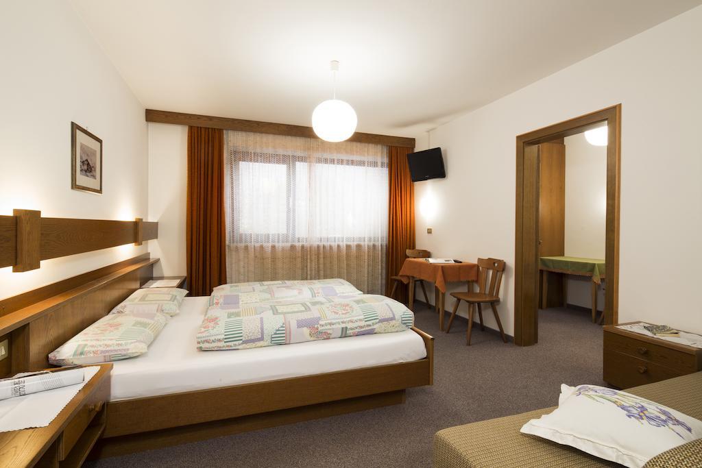 Hotel Ciasa Iris à Calfosch Chambre photo